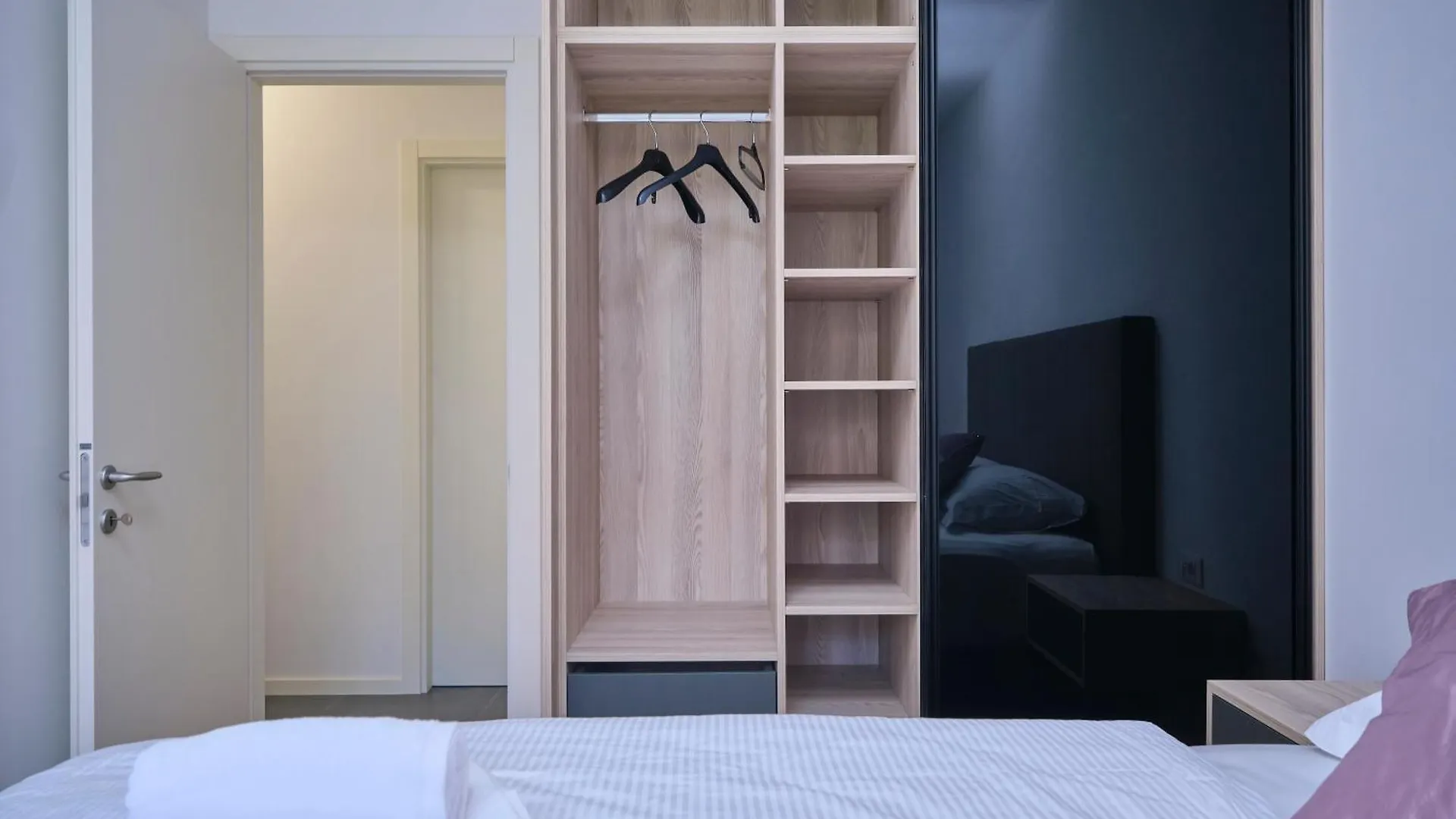 Tropic Night Apartment By Litto 스플리트