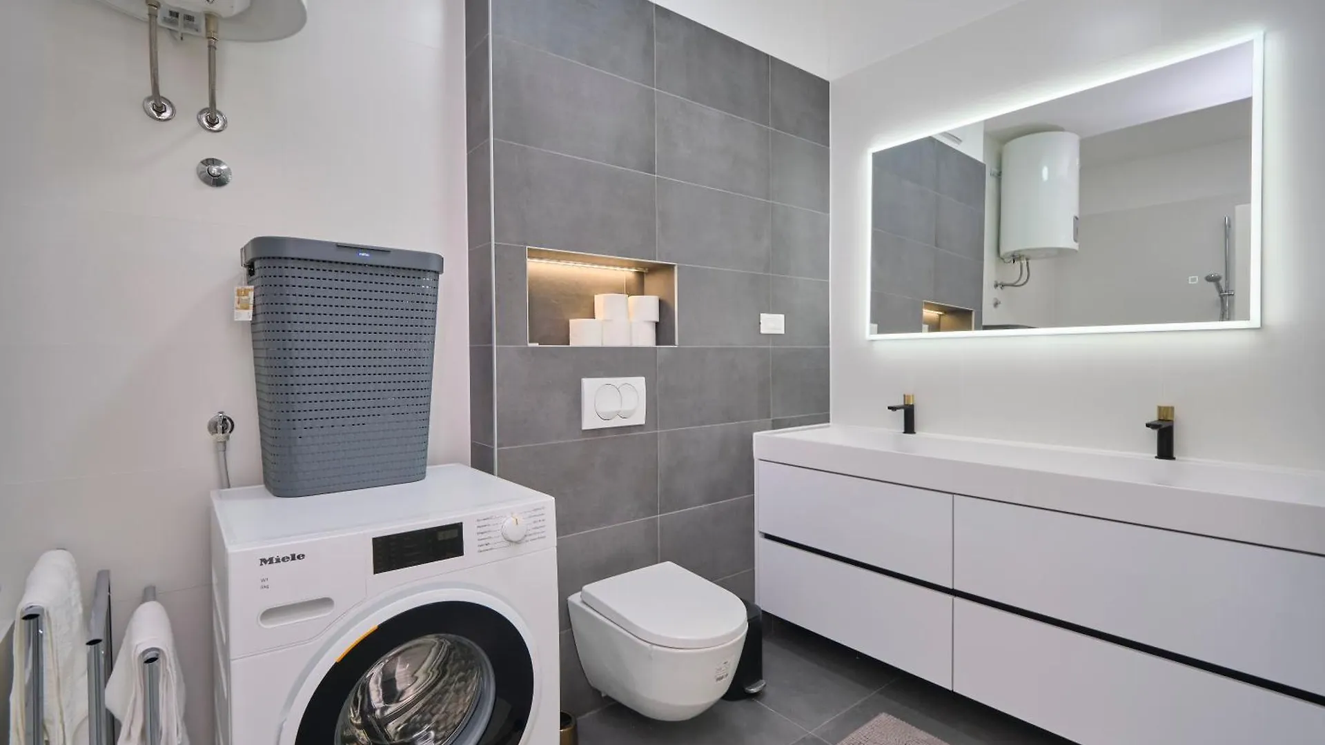 Tropic Night Apartment By Litto Split Croatia