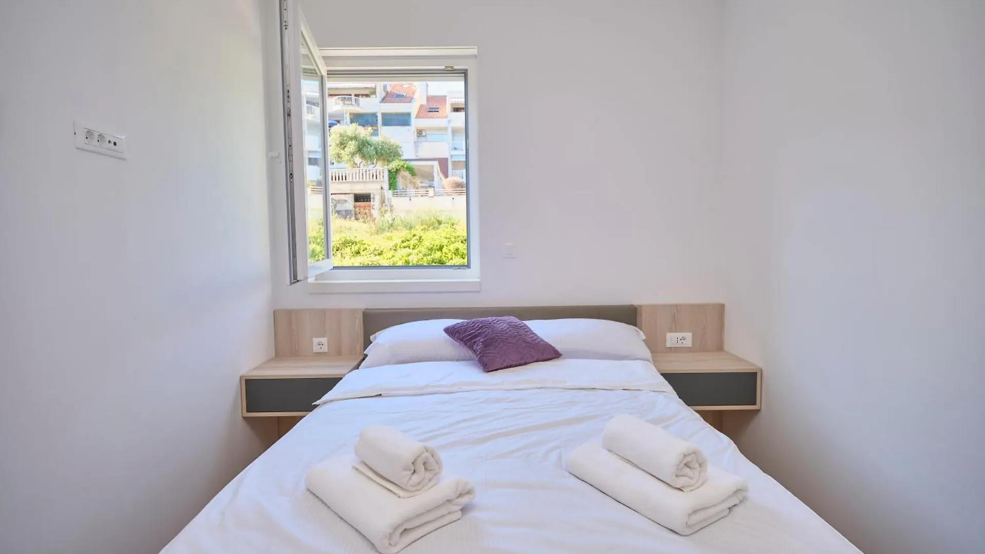 Tropic Night Apartment By Litto Split